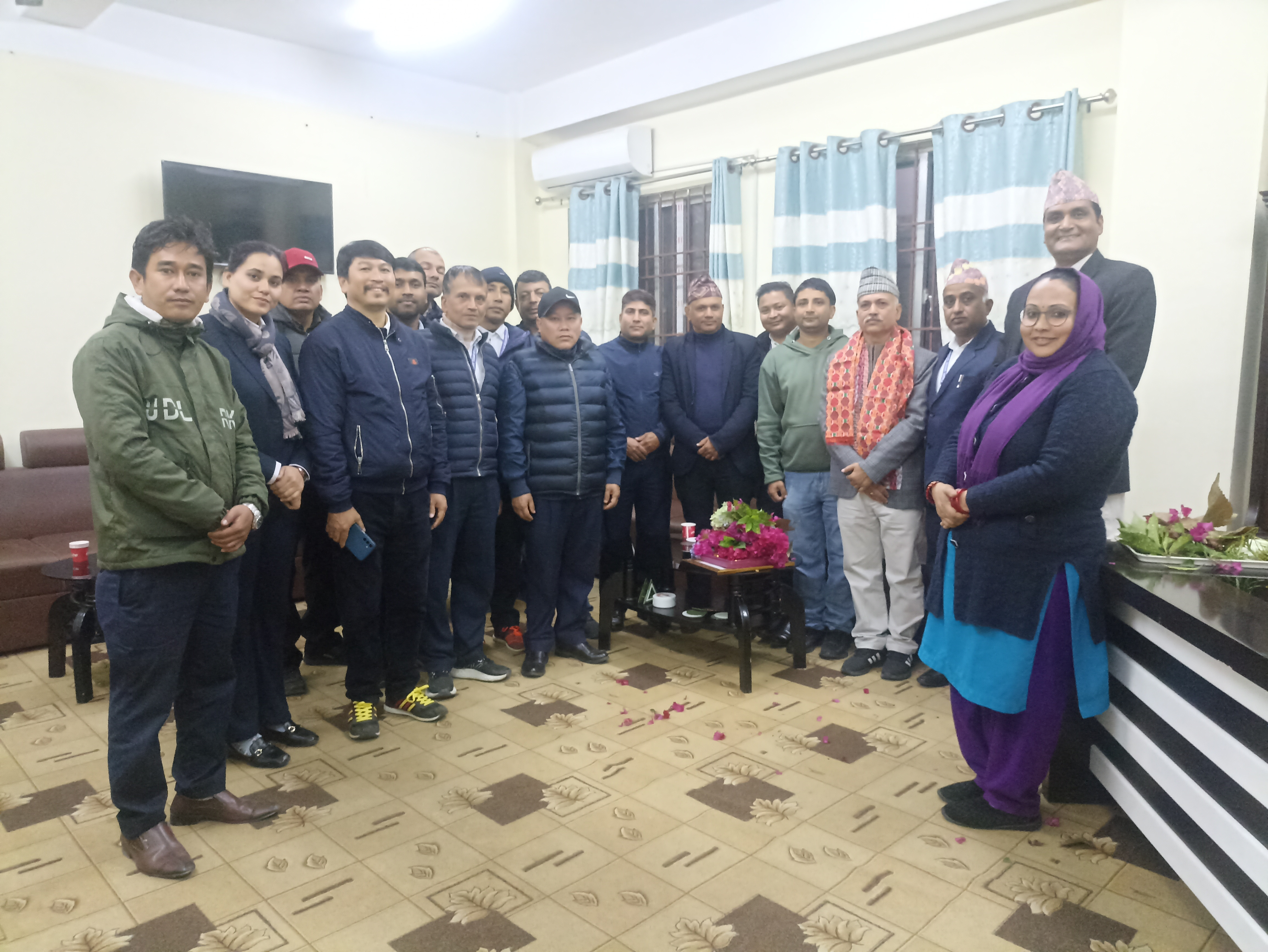 निजामती सेवाबाट अवकाश प्राप्त गर्नु भएका यस कार्यालयका नायब सुब्बा श्री महेश कुमार अर्यालज्यूको विदाई कार्यक्रम ।